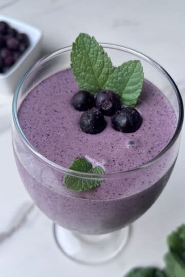blueberry-spinach-banana-smoothie